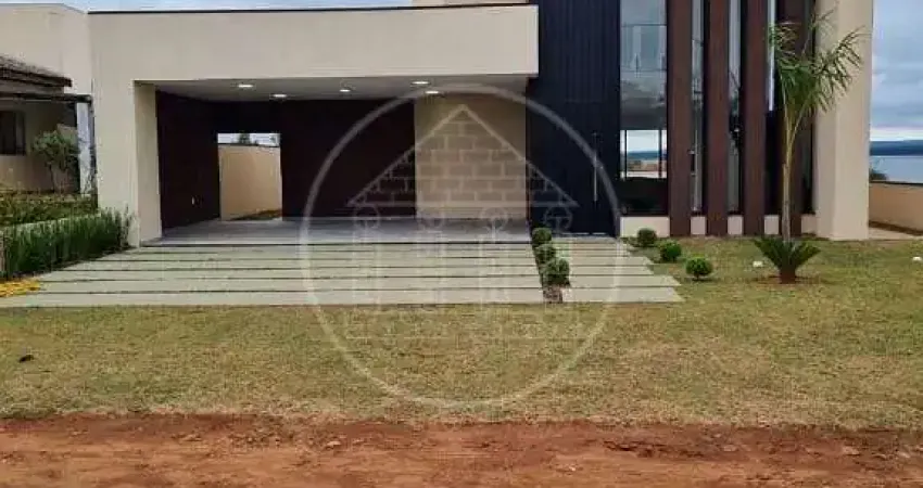 Vendo Exuberante Sobrado com 3 dormitórios sendo1 suíte, com espaço para closet em todos os dormitó