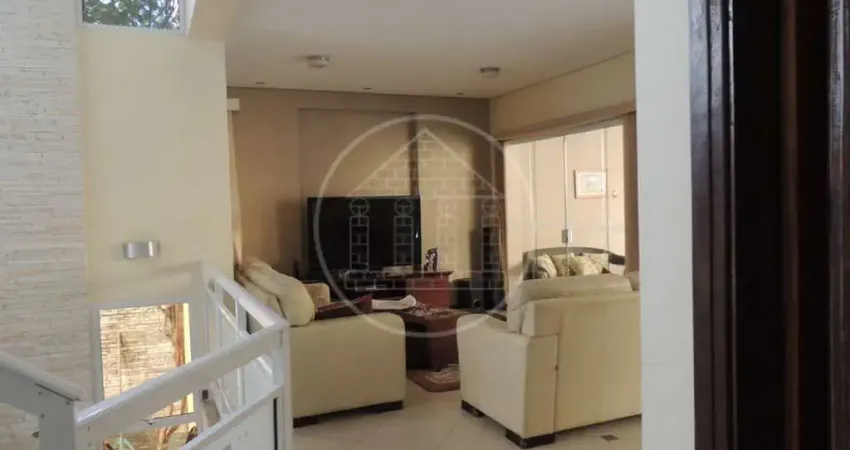 Sobrado com 4 quartos, ótima localização à venda no Jardim Prudência