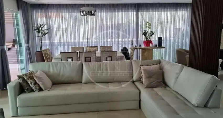 Sobrado com 4 dormitórios à venda em Alphaville 04 - Santana de Parnaíba/SP