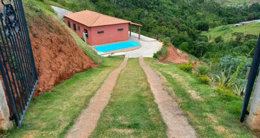 Fazenda/Sítio/Chácara para venda tem 180 metros quadrados com 2 quartos