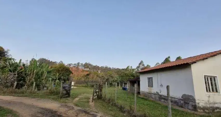 Sítio a venda em Barreira do Triunfo - Próximo a BR040