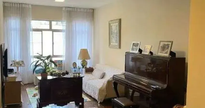 Apartamento com cinco quartos para venda no centro de Juiz de Fora, MG