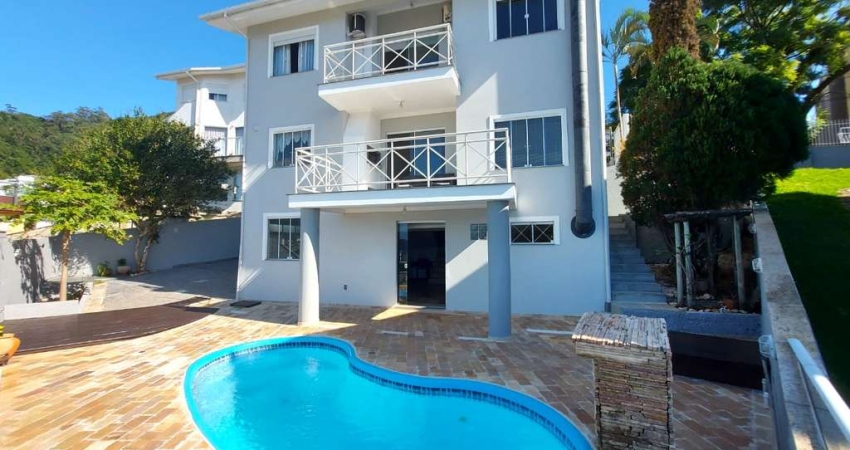 Casa em condomínio fechado com 3 quartos para alugar na Rua Europa, 410, Trindade, Florianópolis