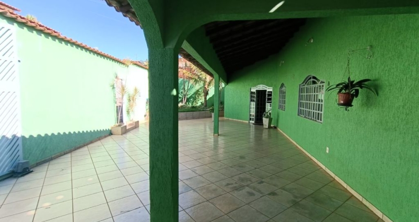 CASA 04 QUARTOS ESCRITURADA COLONIA AGRICOLA SAMAMBAIA RUA MISERICORDIA