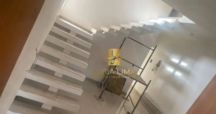 Sobrado na ZONA SUL, com 3 dormitórios à venda, 210 m² por R$ 650.000 - Jardim Portugal - São José dos Campos/SP
