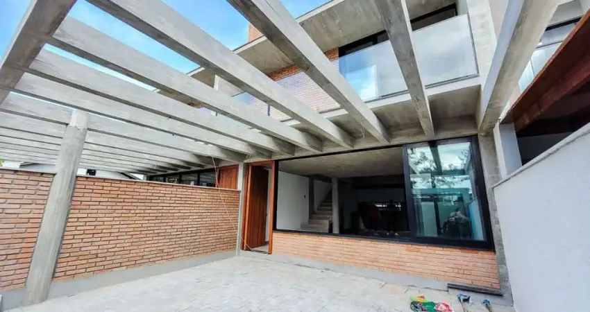 Triplex com 3 dormitórios sendo 1 suíte e terraço com hidro e churrasqueira à venda, 165 m² por r$ 1.250.000 - itacolomi - balneário piçarras/sc