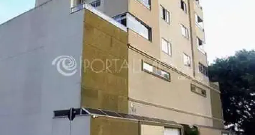 Apartamento semi mobiliado com 2 dormitórios e churrasqueira em meia praia