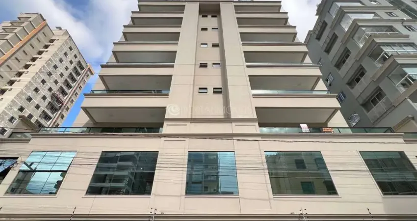 Aconchegante apartamento mobiliado com 2 suítes e churrasqueira em meia praia