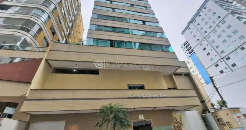 Apartamento mobiliado com suíte, sacada integrada e 02 vagas de garagem em meia praia, itapema-sc