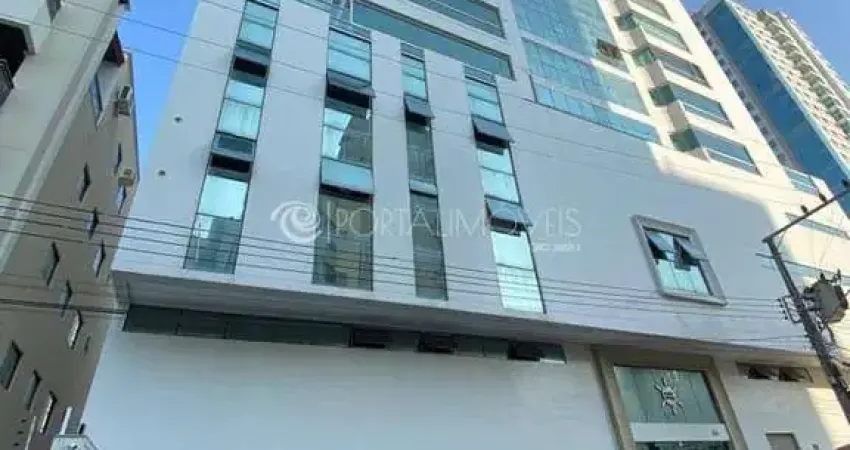 Apartamento quadra mar 04 suítes mobiliado em meia praia itapema sc