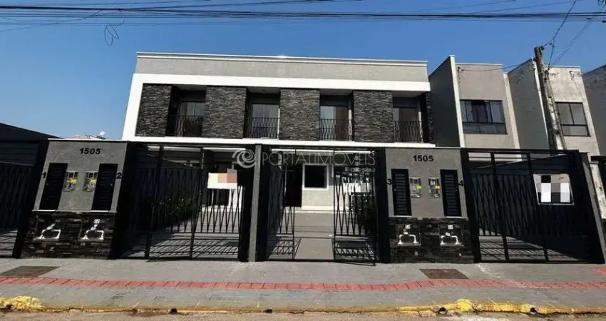 Viva confortavelmente no morretes: geminado com suíte e sacada frontal