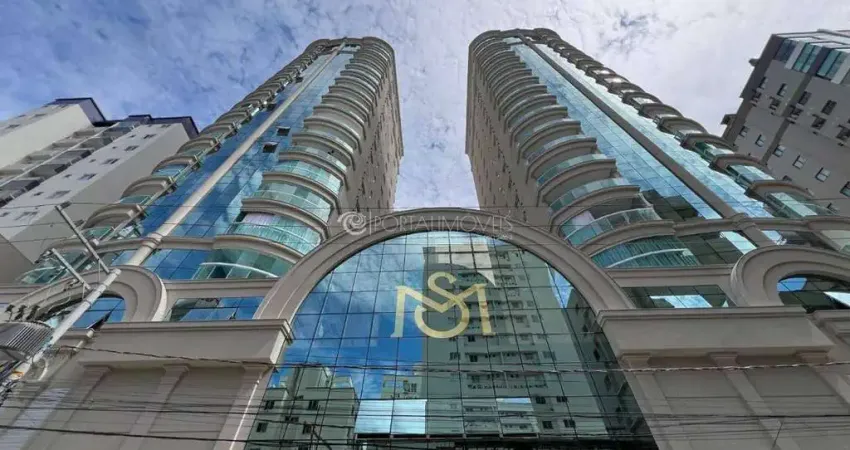 Exclusividade e conforto: amplo apartamento de 129m² com 3 suítes e 2 vagas em meia praia!