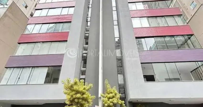 Seu novo lar na praia: apartamento semimobiliado com 3 dormitórios à venda em meia praia