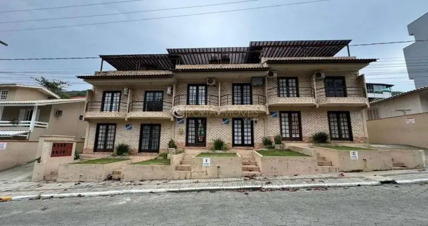 Sobrado mobiliado a 180m do mar em bombas – 3 dormitórios e conforto completo