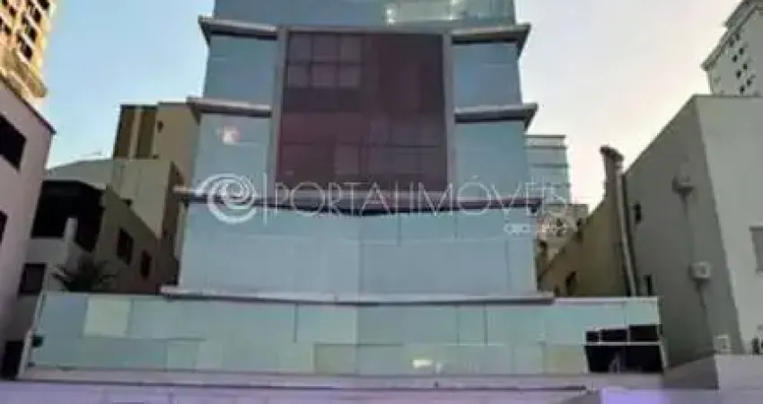 Ocean tower frente mar: 4 suítes, 3 vagas e área de lazer completa por r$ 6 milhões