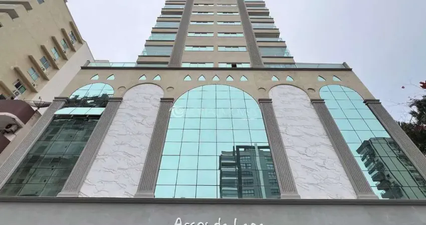 Exclusividade e conforto no arcos da lapa: apartamento de 3 suítes mobiliado a poucos passos da praia