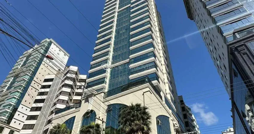 Luxo e exclusividade em meia praia – 4 suítes finamente mobiliadas com 3 vagas