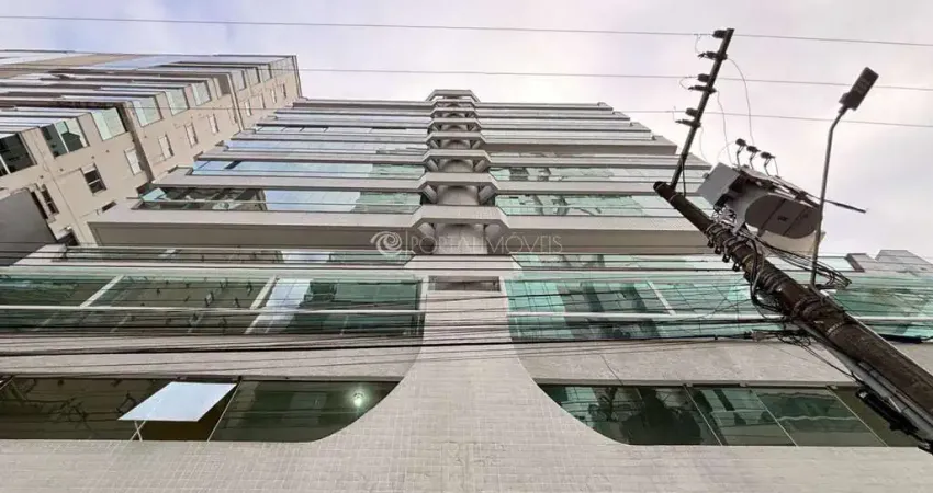 Amplo apartamento mobiliado com 3 dormitórios e 2 vagas – a 200m do mar em meia praia