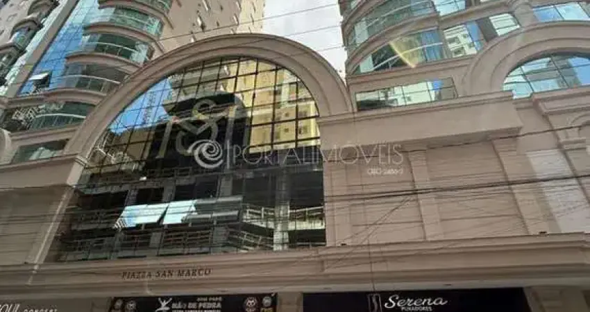 Apartamento com 3 quartos à venda na Rua 302, 192, Meia Praia, Itapema