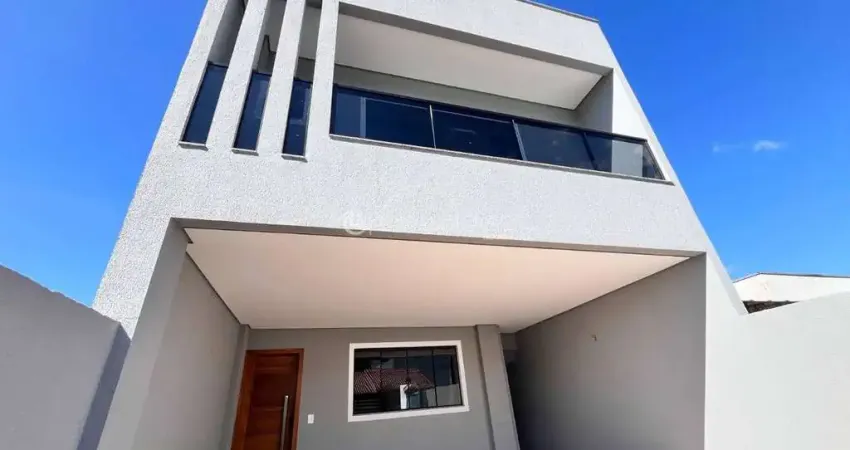 Sobrado novo com 3 dormitórios e 2 vagas – suíte com sacada em morretes, itapema