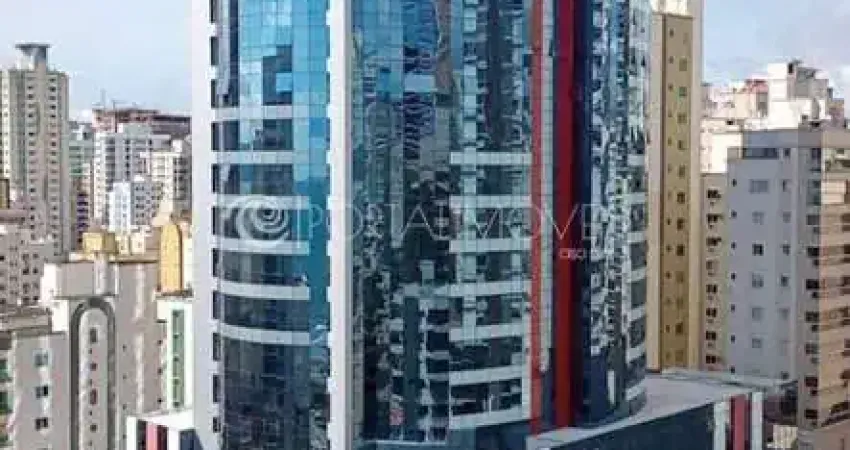 Cobertura linear luxuosa 1 andar abaixo do topo – 4 suítes, vista panorâmica e 3 vagas