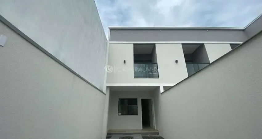 Oportunidade em itapema: sobrado com acabamento em gesso e porcelanato