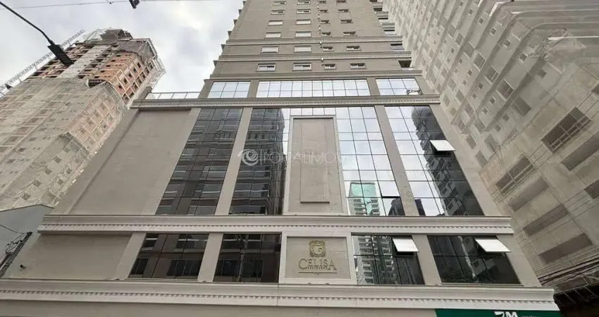 'apartamento de alto padrão com 3 suítes e lazer completo em meia praia - mobiliado e climatizado'