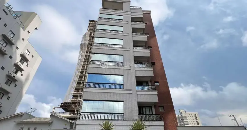 Conforto e lazer: apartamento de 2 suítes mobiliado com sacada e churrasqueira em porto belo