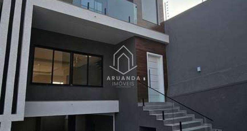 Sobrado Triplex em Condominio - Terraço e Subsolo - 4 Quartos - 210m²