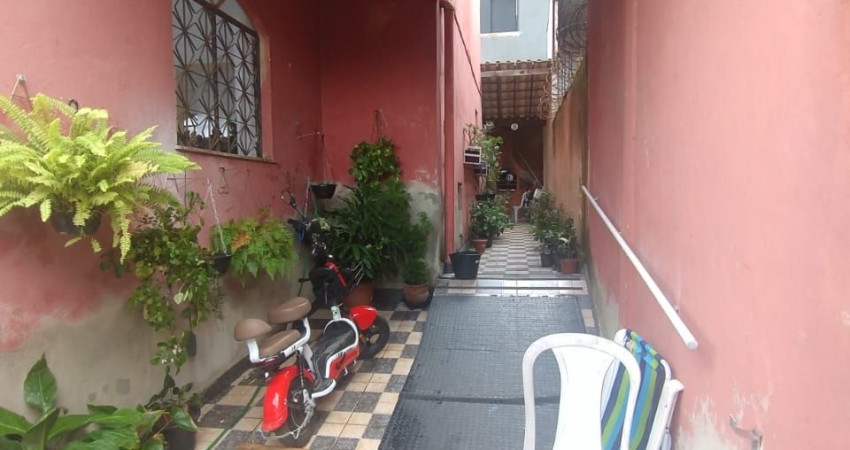 Casa com 4 dormitórios, na estrada do Lameirão Pequeno,  Santíssimo.