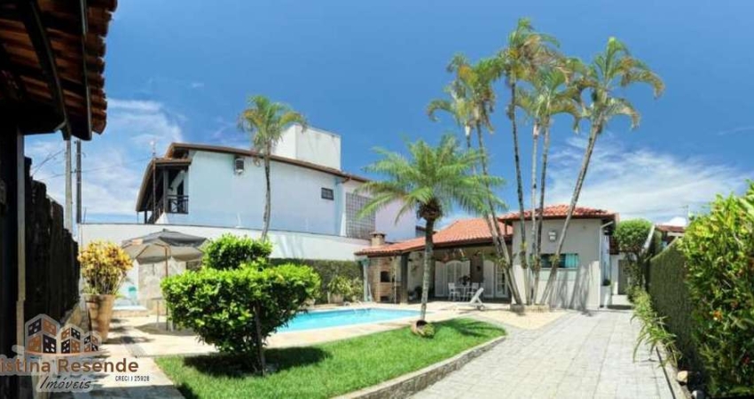Casa à venda no Jardim Britânia, Caraguatatuba 