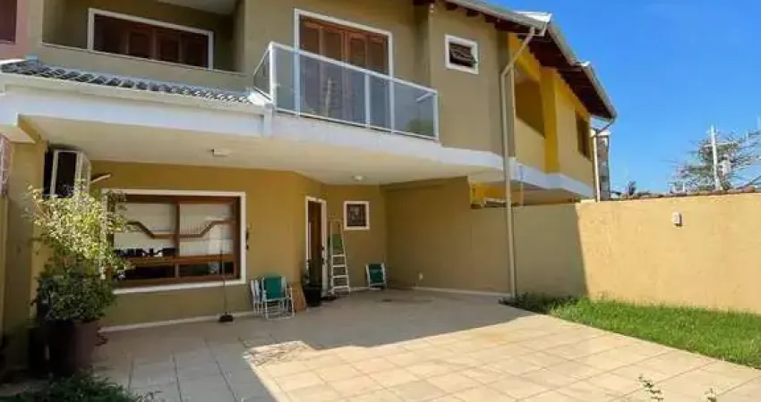 Sobrado triplex, 3 dormitórios com suíte, nossa senhora das graças, canoas.