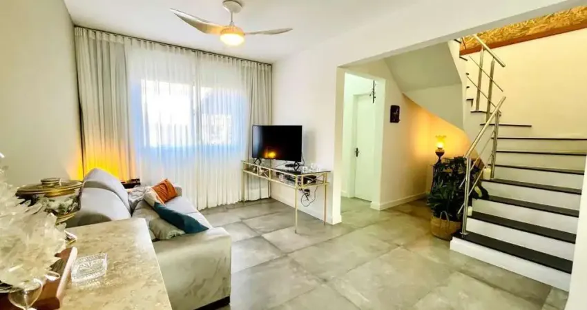 More com qualidade de vida: sobrado espaçoso em condomínio fechado.