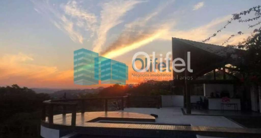 Casa à venda com 5 suítes em  condomínio de alto padrão na cidade de Louveira.  Lindo sobrado moderno e com fino acabamento, são 760m² de construção em um terreno de 1.890m², o andar superior oferece 