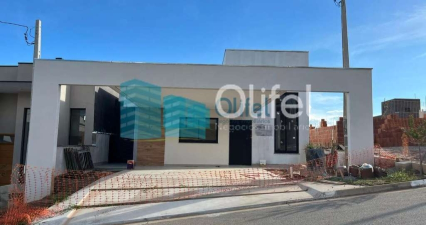 Casa térrea revestida em porcelanato interna e externamente na cidade de Itupeva  - 03 vagas cobertas; - 03 quartos sendo 01 suíte;  - 01 escritório; - 01 banheiro social; - 01 depósito; - Área gourme