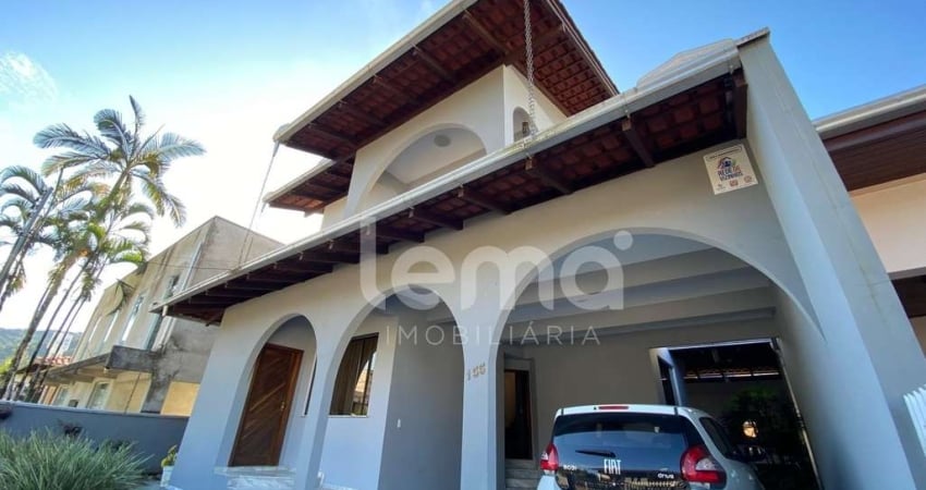 Casa com 4 quartos à venda no Garcia, Blumenau 