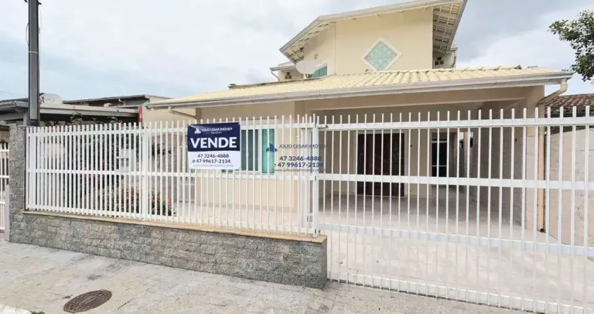 ALUGO ou VENDO  Casa Bairro Sao Joao em Itajai  FINANCIA