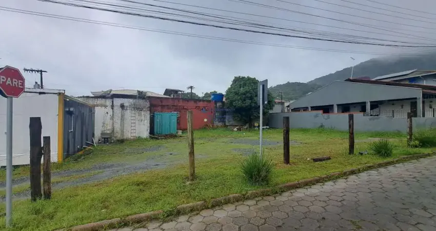 Terreno à venda na Avenida São João, 304, Praia de Armação do Itapocorói, Penha