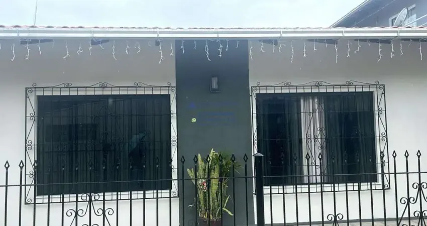 Casa com 4 quartos à venda na Rua Sebastião S. da Costa, 27, Praia de Armação do Itapocorói, Penha