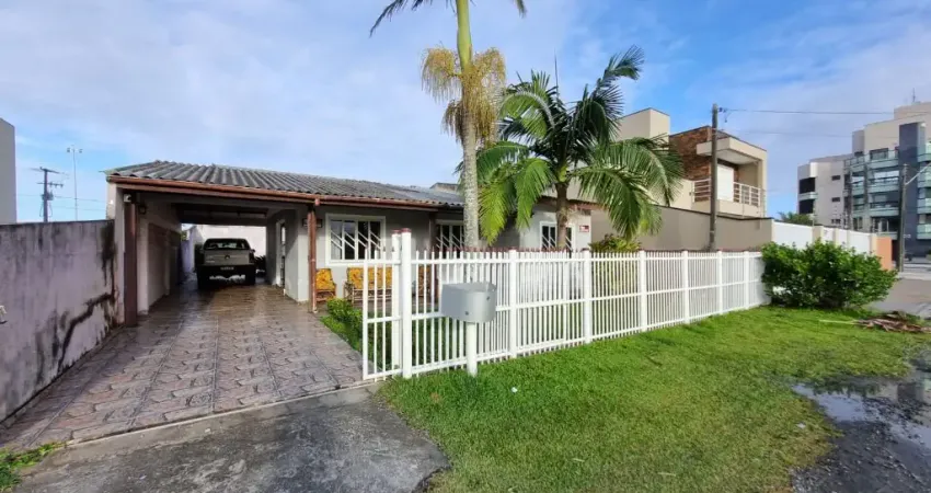 Casa para Venda na Quadra do Mar com 4 Quartos em no Balneário Praia Grande