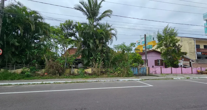 Ótimo terreno de esquina para venda com 302,60m² em excelente localização em caiobá