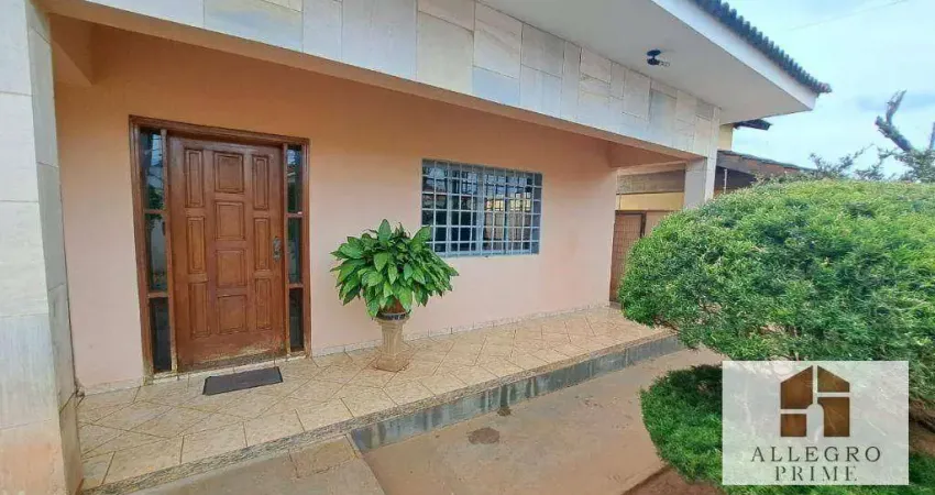 Aluga-se casa comercial no Jardim Morumbi com 3 dormitórios e 2 vagas de garagem / Próximo ao Rio Preto Shopping