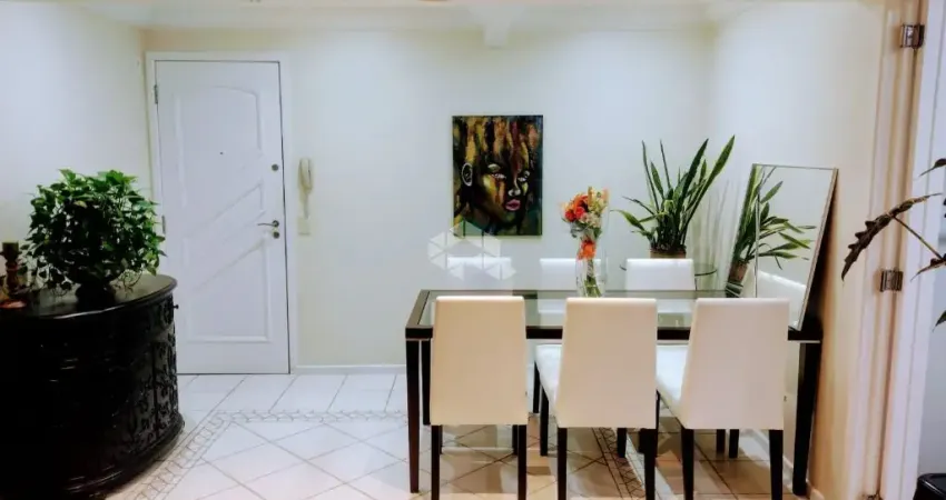 Apartamento de 2 dormitórios no Centro de Florianópolis/SC