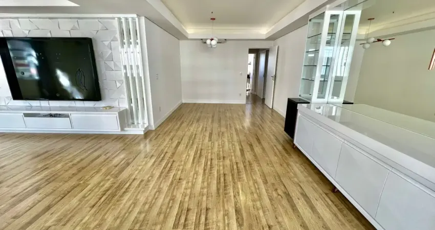 Apartamento andar inteiro com 3 quartos sendo 1 suíte 2 vagas no centro de florianópolis