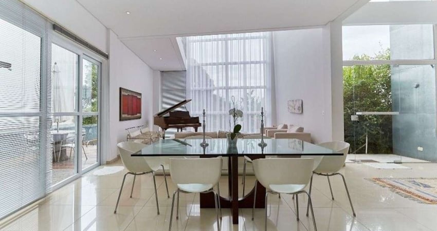Casa com 2 quartos para alugar na Rua Vitório Sbalqueiro, 680, Vista Alegre, Curitiba