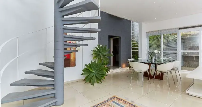 Casa com 2 quartos à venda na Rua Vitório Sbalqueiro, 680, Vista Alegre, Curitiba