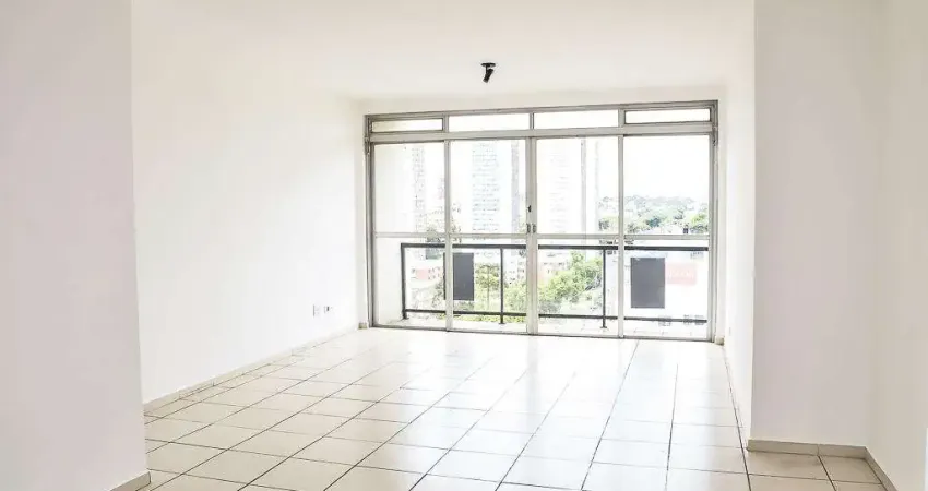 Apartamento com 3 quartos para alugar na Rua Francisco Alves Guimarães, 494, Cristo Rei, Curitiba