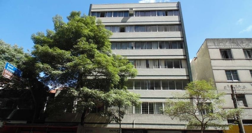 Apartamento com 3 quartos  para alugar, 75.00 m2 por R$1590.00  - Centro - Curitiba/PR
