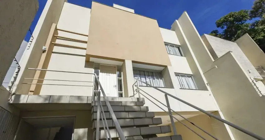 Sobrado com 3 quartos  para alugar, 173.95 m2 por R$5400.00  - Pilarzinho - Curitiba/PR