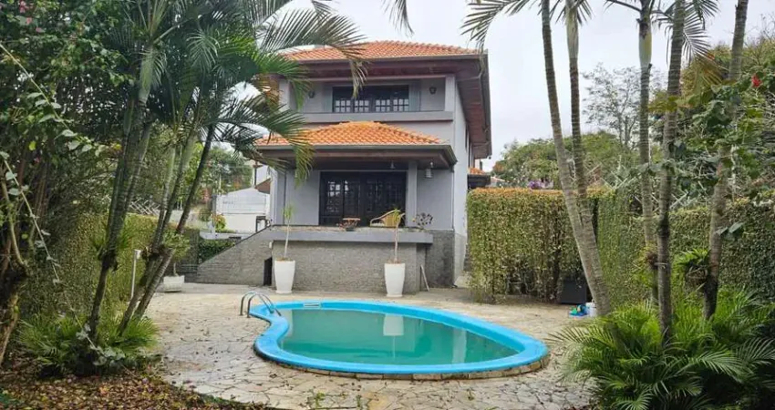Casa Residencial com 4 quartos  para alugar, 432.80 m2 por R$7900.00  - Ahu - Curitiba/PR